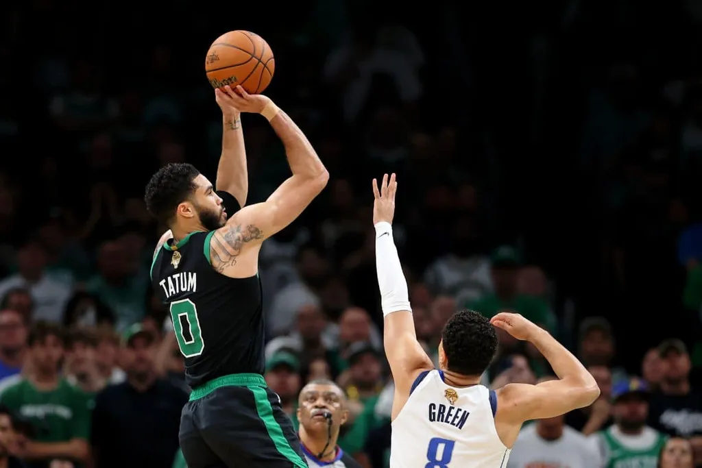 Finais da NBA: Celtics vencem jogo 2 com Tatum &lsquo;fora do normal&rsquo; e abrem vantagem contra Mavericks