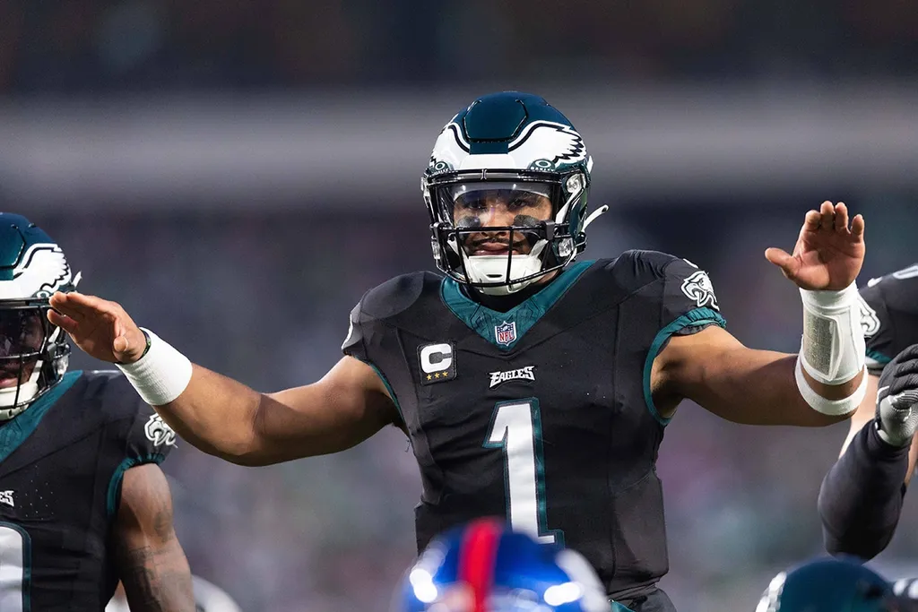 NFL: &lsquo;Jogada do ano&rsquo; d&aacute; recorde para Jalen Hurts, dos Eagles