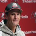 NFL: Tom Brady descarta retorno e revela planos futuros fora dos gramados