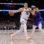 Jokic tem atua&ccedil;&atilde;o de MVP e comanda vit&oacute;ria dos Nuggets sobre os Knicks