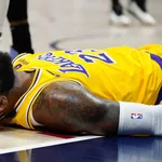NBA Playoffs 2024: nocauteados, Lakers vivem clima terr&iacute;vel ap&oacute;s derrota no&nbsp;Jogo&nbsp;2