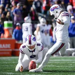 NFL: Bills chutam certo para permanecer vivos