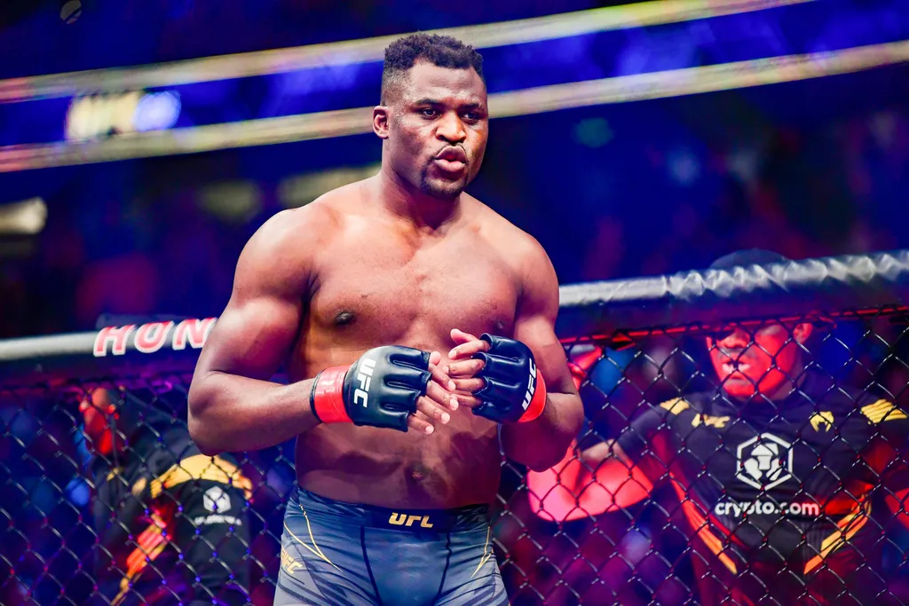Pai de Tyson Fury detona treino de Ngannou: &lsquo;Espero que seja brincadeira&rsquo;