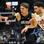 NBA Playoffs: Donovan Mitchell d&aacute; show e Cavs largam na frente contra o Magic