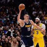 NBA Playoffs 2024: Nuggets jogam mal, mas despacham Lakers no Jogo 5