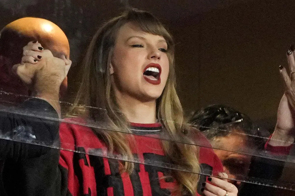 NFL: Comentarista comete gafe com Taylor Swift e f&atilde;s reagem