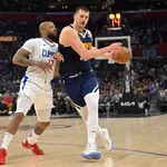 NBA: Veterano &lsquo;sem utilidade&rsquo; dos Clippers veta Jokic e garante vit&oacute;ria em Los Angeles