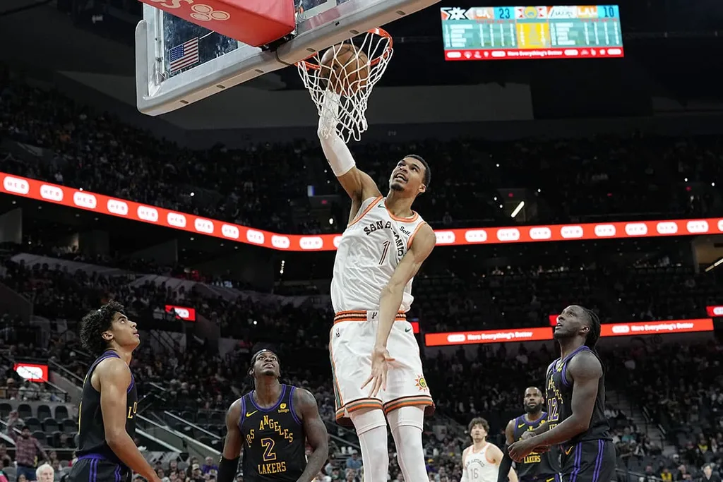 NBA: Wemby esnoba LeBron e diz que duelo n&atilde;o teve &lsquo;nada&nbsp;de&nbsp;especial&rsquo;
