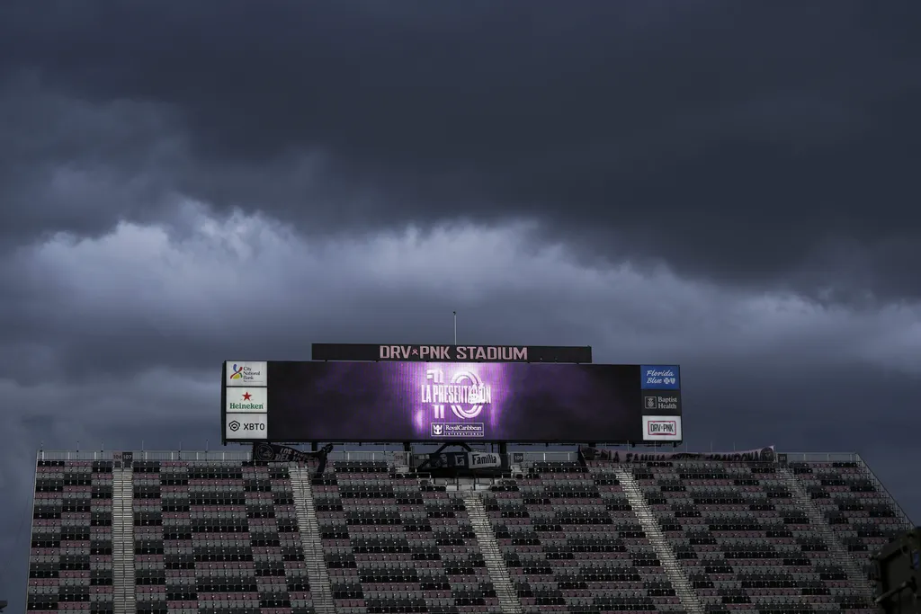MLS: evento de apresenta&ccedil;&atilde;o de Messi no Inter Miami tem confus&atilde;o e &eacute; adiado
