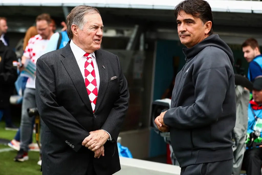 Treinador mais vezes campe&atilde;o da NFL &eacute; homenageado por governo croata