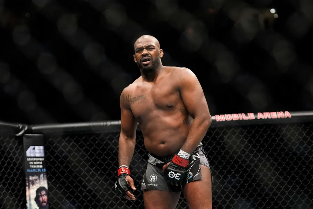 Amigos e rivais? Jon Jones e Israel Adesanya t&ecirc;m encontro inusitado