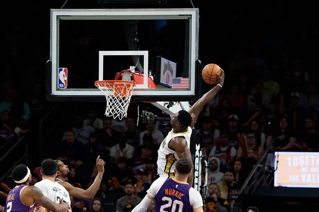 Pelicans aproveitam press&aacute;gio de eclipe solar e apagam Suns em Phoenix
