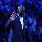 NBA: Michael Jordan negocia venda de sua parte como dono do Charlotte Hornets