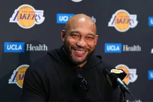 NBA: Los Angeles Lakers prepara pacote para tirar astros de outras franquias