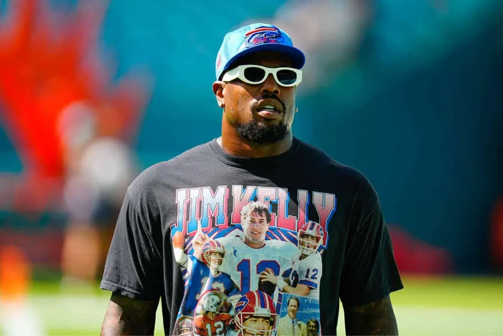 NFL: Acusado de agredir mulher gr&aacute;vida, Von Miller se entrega &agrave; pol&iacute;cia