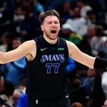 Doncic faz hist&oacute;ria com triplo-duplo no primeiro tempo e Dallas humilha Utah