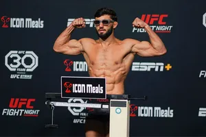 UFC Austin: Tsarukyan destrói Dariush e nocauteia em 64 segundos