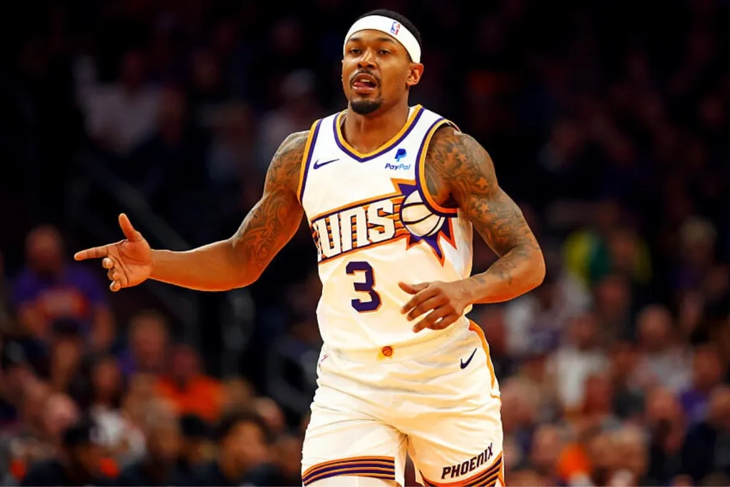 NBA: Bradley Beal se recupera de les&atilde;o e tem retorno confirmado ao Phoenix Suns