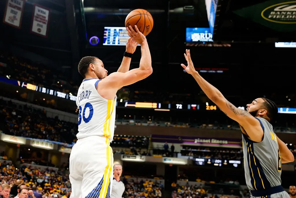 Quem &eacute; o armador que jogar&aacute; ao lado de CP3 e Curry nos Warriors?