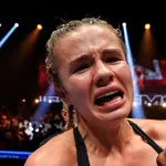 Boxe: influenciadora justifica pol&ecirc;mica e diz se foi banida ap&oacute;s expor seios