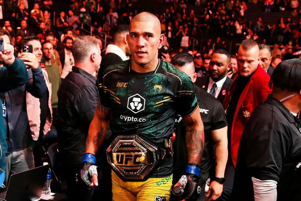 Escalado no UFC 300, Alex Poatan n&atilde;o descarta retorno no UFC 301