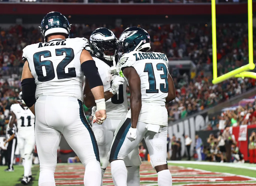 De novo? Swift e Kelce s&atilde;o destaques na NFL e Eagles vencem os Buccaneers