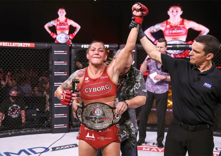 Cris Cyborg defende cintur&atilde;o dos penas contra ex-UFC no Bellator 300