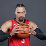 NBA: Dillon Brooks aponta persegui&ccedil;&atilde;o ap&oacute;s expuls&atilde;o em estreia pelos Rockets