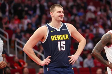 Nikola Jokic em a&ccedil;&atilde;o pelo Denver Nuggets na NBA