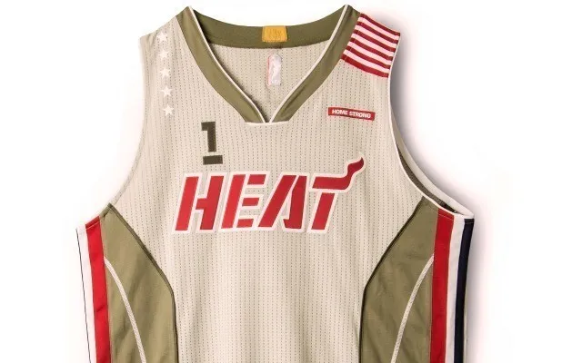 Miami Heat lan&ccedil;a tr&ecirc;s uniformes alternativos para usar durante temporada