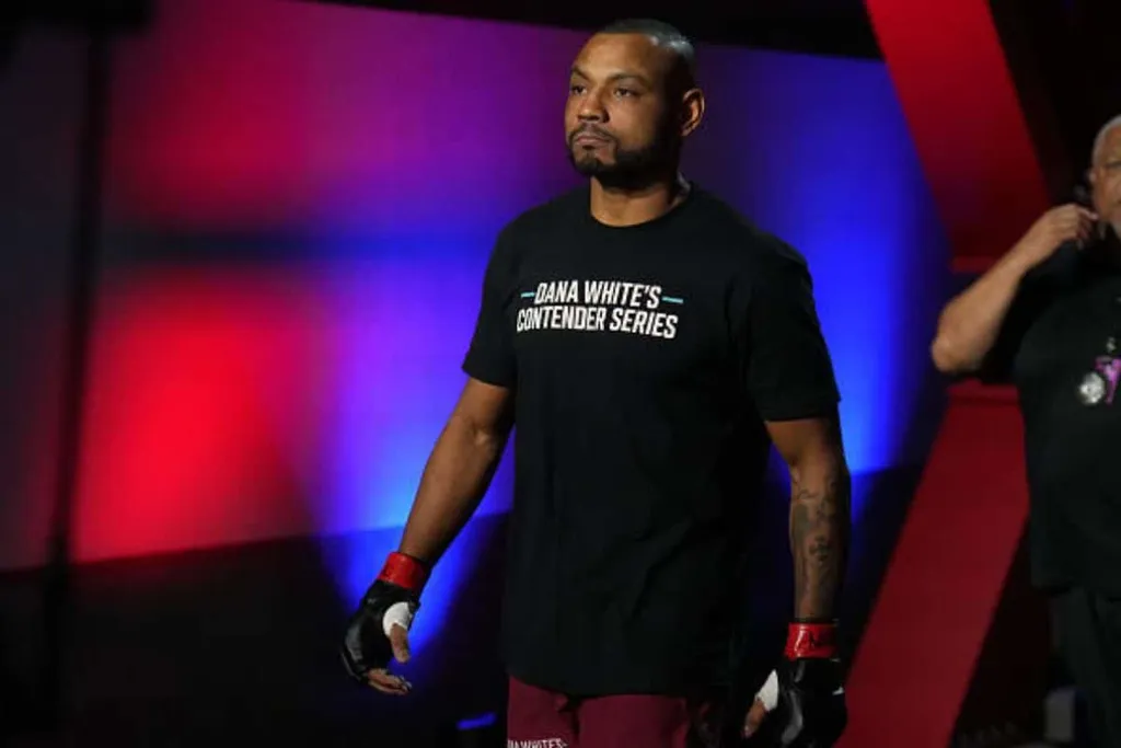 UFC Vegas 90: C&eacute;sar Almeida impressiona em estreia e vence com nocaute brutal