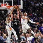 NBA: dia inspirado de Westbrook &eacute; anulado por 61 pontos de Booker e Durant