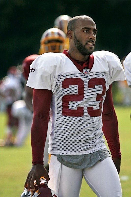 DeAngelo Hall reestrutura seu contrato com os Redskins