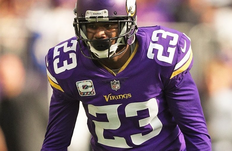 Minnesota Vikings renova com o cornerback veterano Terence Newman